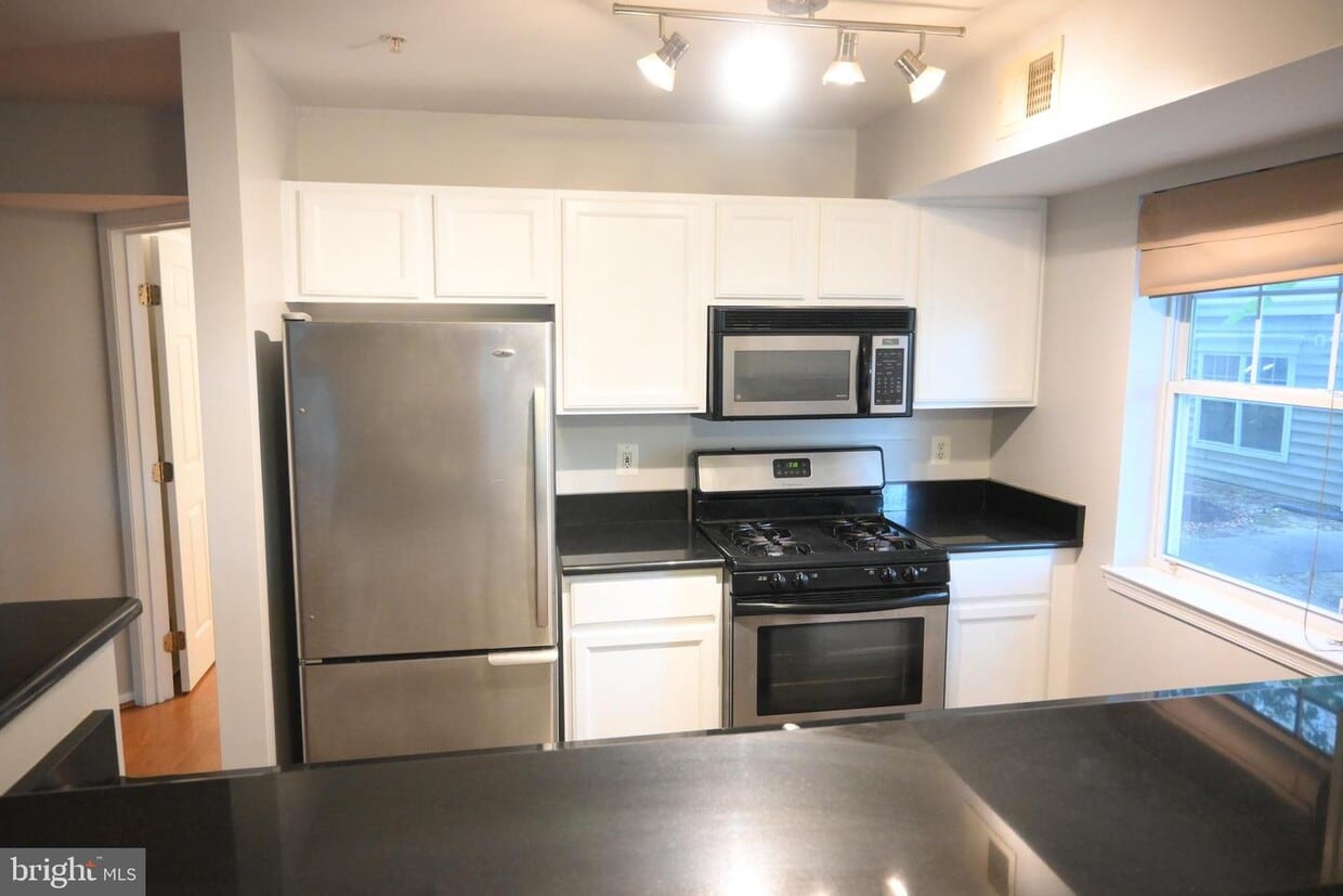 13900 Farnsworth Ln Unit 4107, Upper Marlboro, MD 20772 Room for Rent