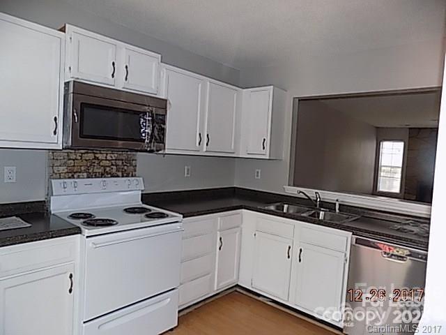 Foto del edificio - 6425 Windsor Gate Ln
