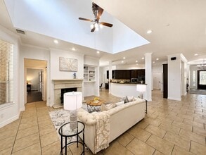 Building Photo - 3301 Elm Creek Dr