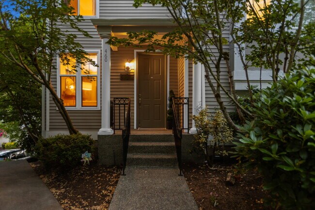 Foto del edificio - Beautiful End-Unit Townhome in Highland Parc | Water & Sewer Included!- AVAILABLE NOW FOR RENT!!