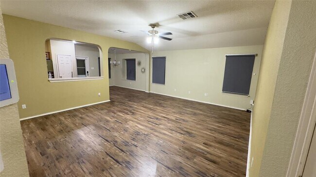 Building Photo - 700 Sweet Leaf Ln
