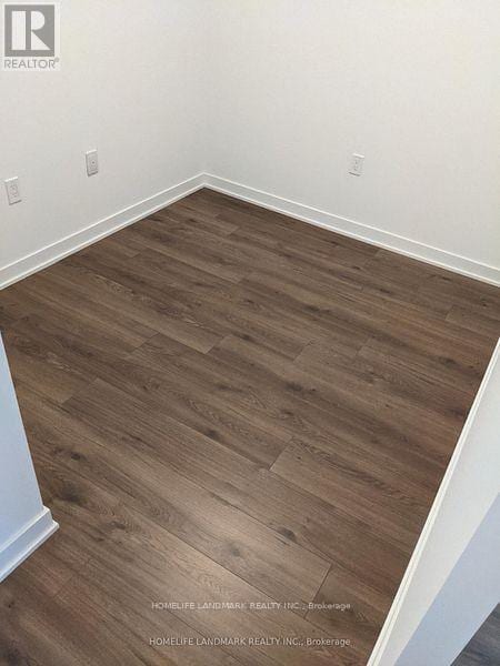 Building Photo - 395 Dundas St W