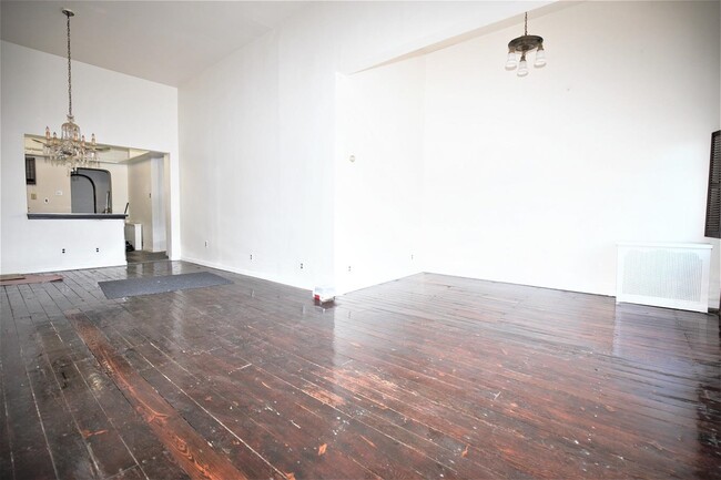 Building Photo - 529 Washington St