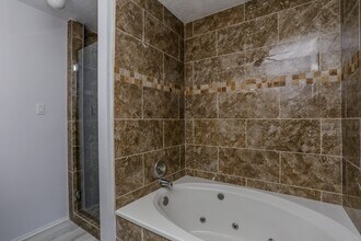 Building Photo - 8123 Big Oak Trail Dr