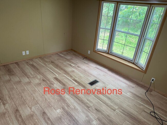 Foto del edificio - 2 Bedroom Available in West Portsmouth