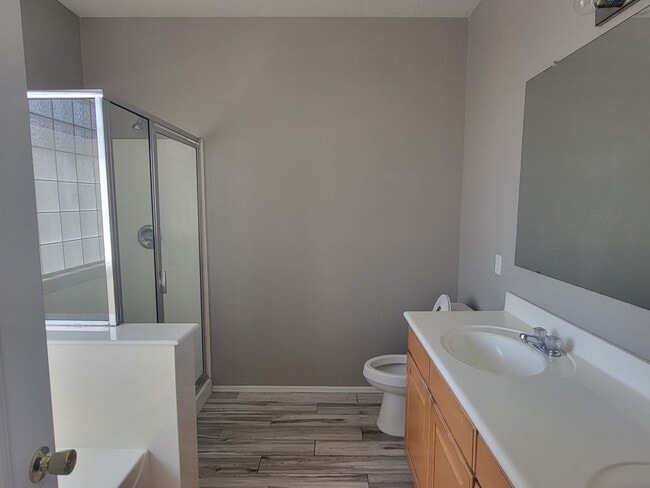 beautiful home 3b 2 bath home with den - beautiful home 3b 2 bath home with den