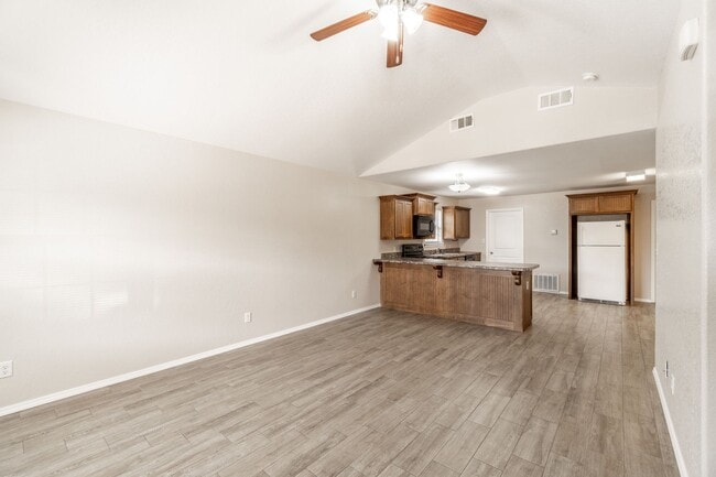 Building Photo - Mussett Rd Duplex