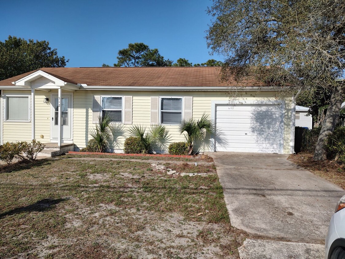 Primary Photo - Cozy Retreat in the Heart of PCB! *1/2 Off...