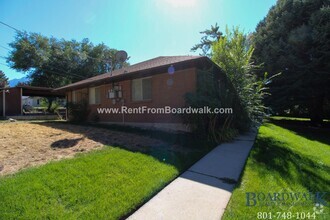 Building Photo - 1785 Lincoln Ln