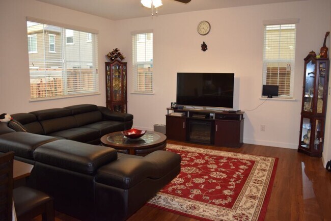 Foto del edificio - 1129 Oakbriar Cir