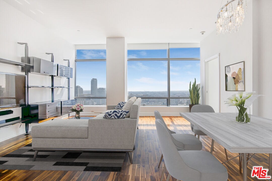 Foto principal - 900 W Olympic Blvd
