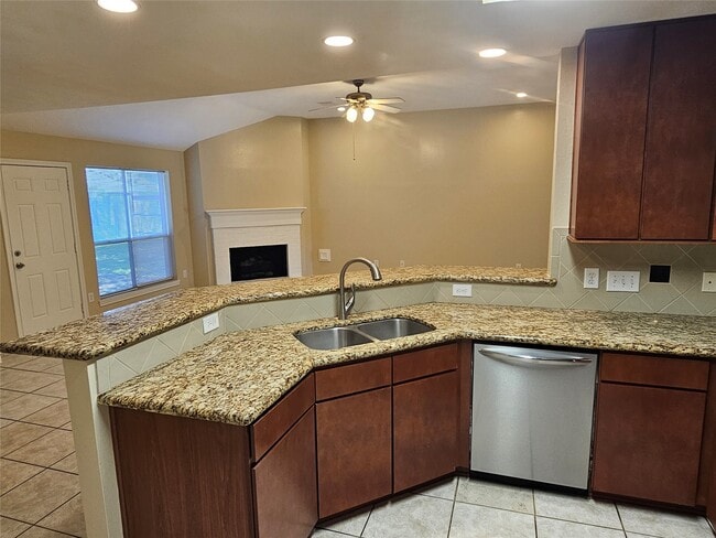 Foto del edificio - 3314 D H Watkins Dr