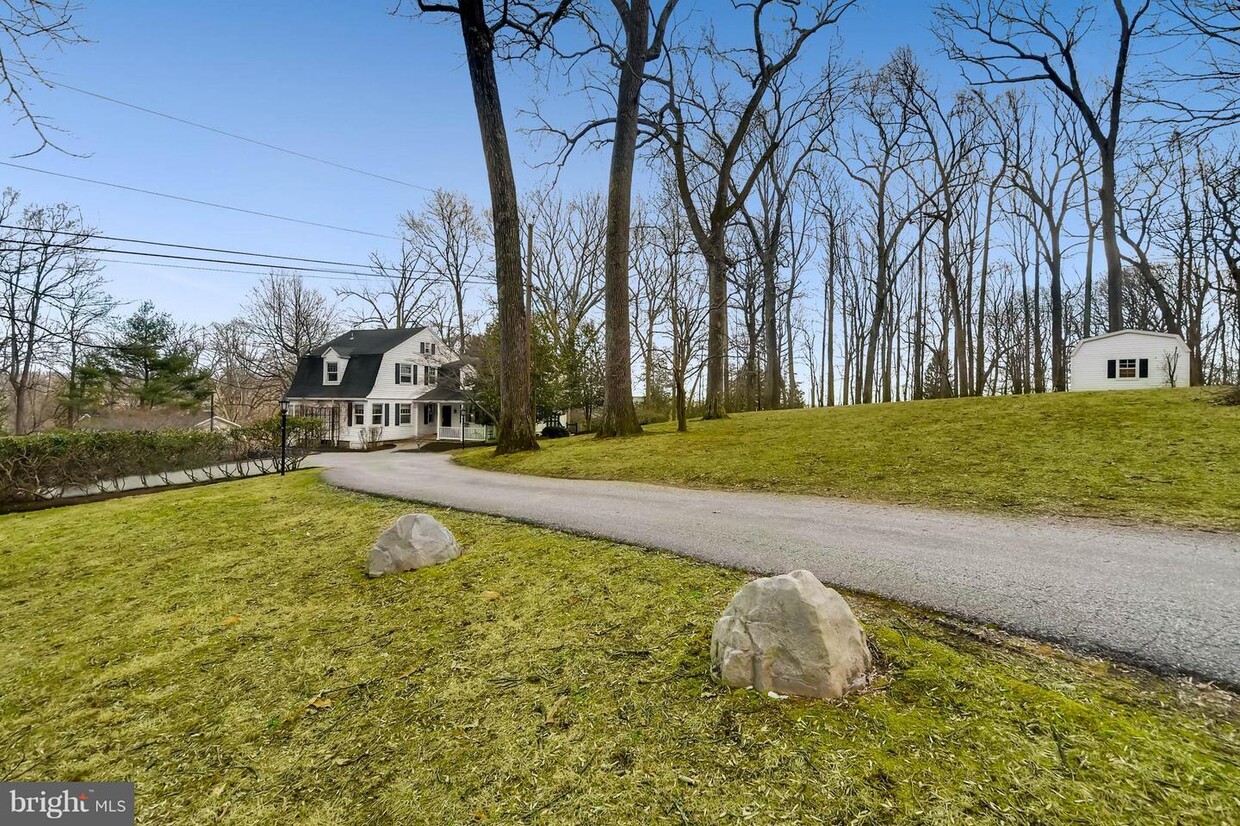 Primary Photo - 424 Garrison Forest Rd