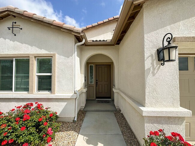 Foto del edificio - COMING SOON! * RARE OPPORTUNITY * SENIOR (55+) ROOM FOR RENT IN PRISTINE GATED COMMUNITY IN MENIFEE!
