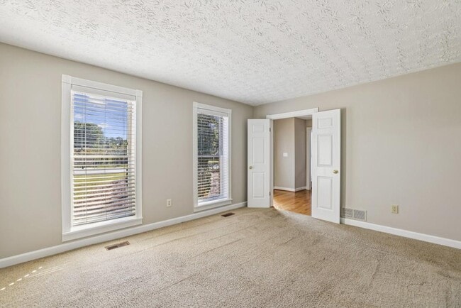 Building Photo - 4972 Vermack Rd