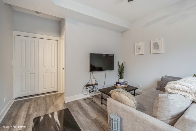 Foto del edificio - 1424 E 53rd St