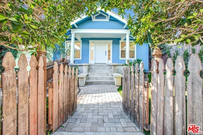 Foto del edificio - 951 Hilldale Ave