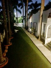 Building Photo - 806 4/5-805 N Poinsettia Pl