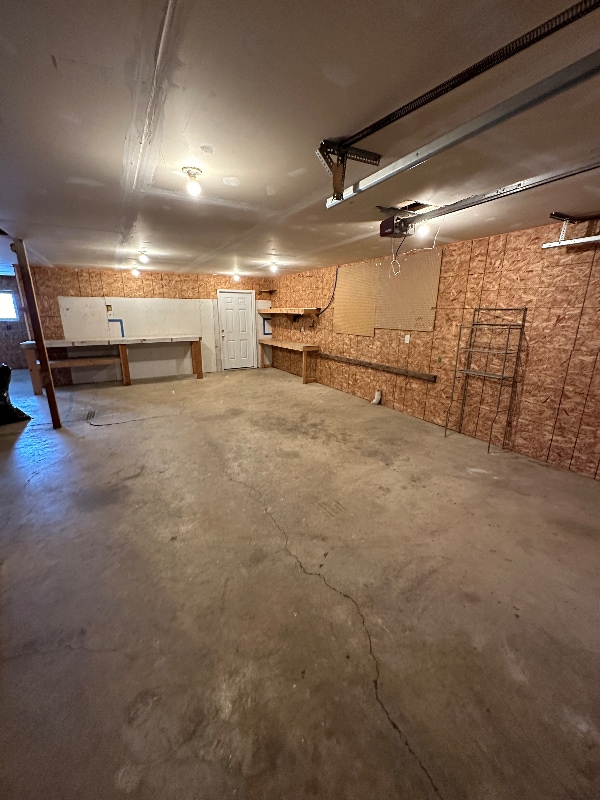 Building Photo - 705 Dakota St