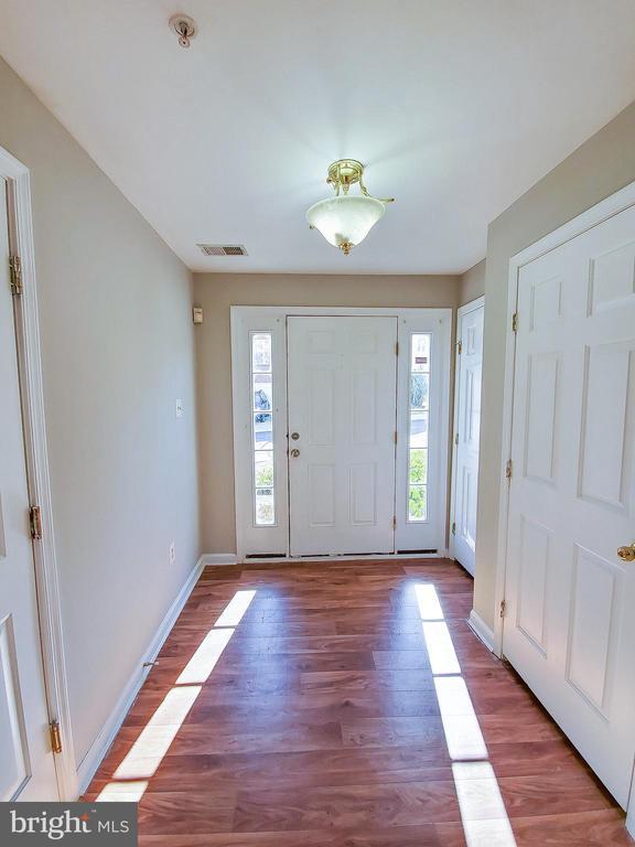 Building Photo - 7130 Fox Harbor Way