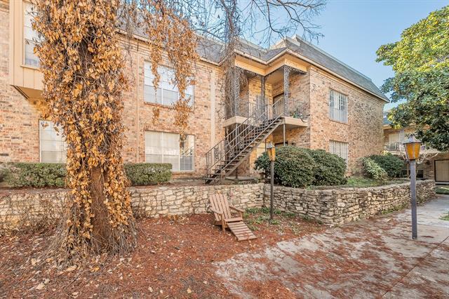 Building Photo - 4343 Bellaire Dr S