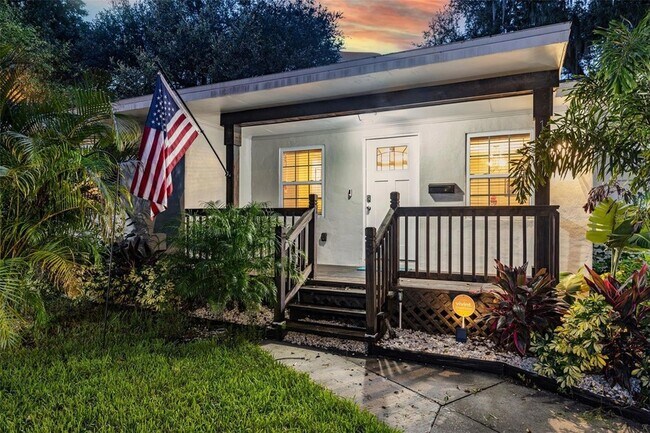 Photo - 113 W Adalee St House