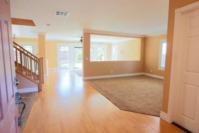 Foto del edificio - 2582 Hudson Ave