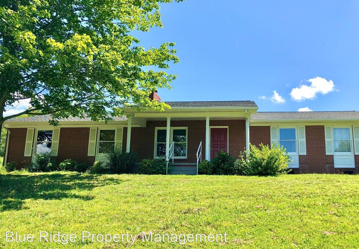 Primary Photo - 3 br, 2 bath House - 1602 E. Jackson Blvd.