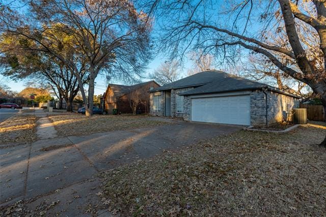 Building Photo - 4103 Meadow Dr