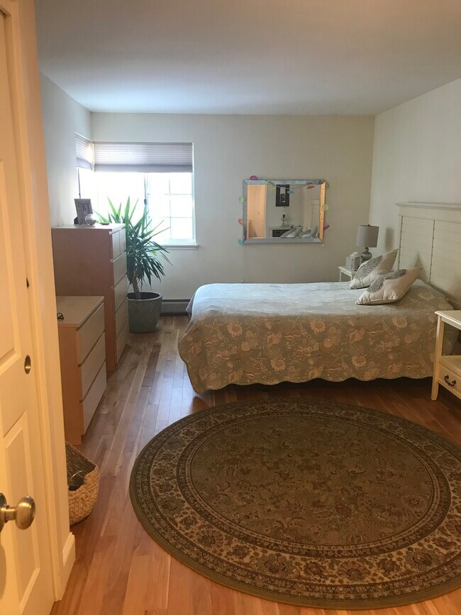 Principal - 18 Lake Forest Dr