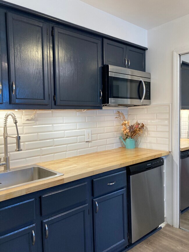 Building Photo - 345 W Barrett Ave