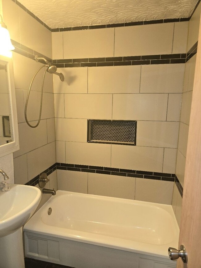 Building Photo - Everything You Need 2 Bedroom Home