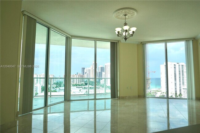 Foto del edificio - 200 Sunny Isles Blvd