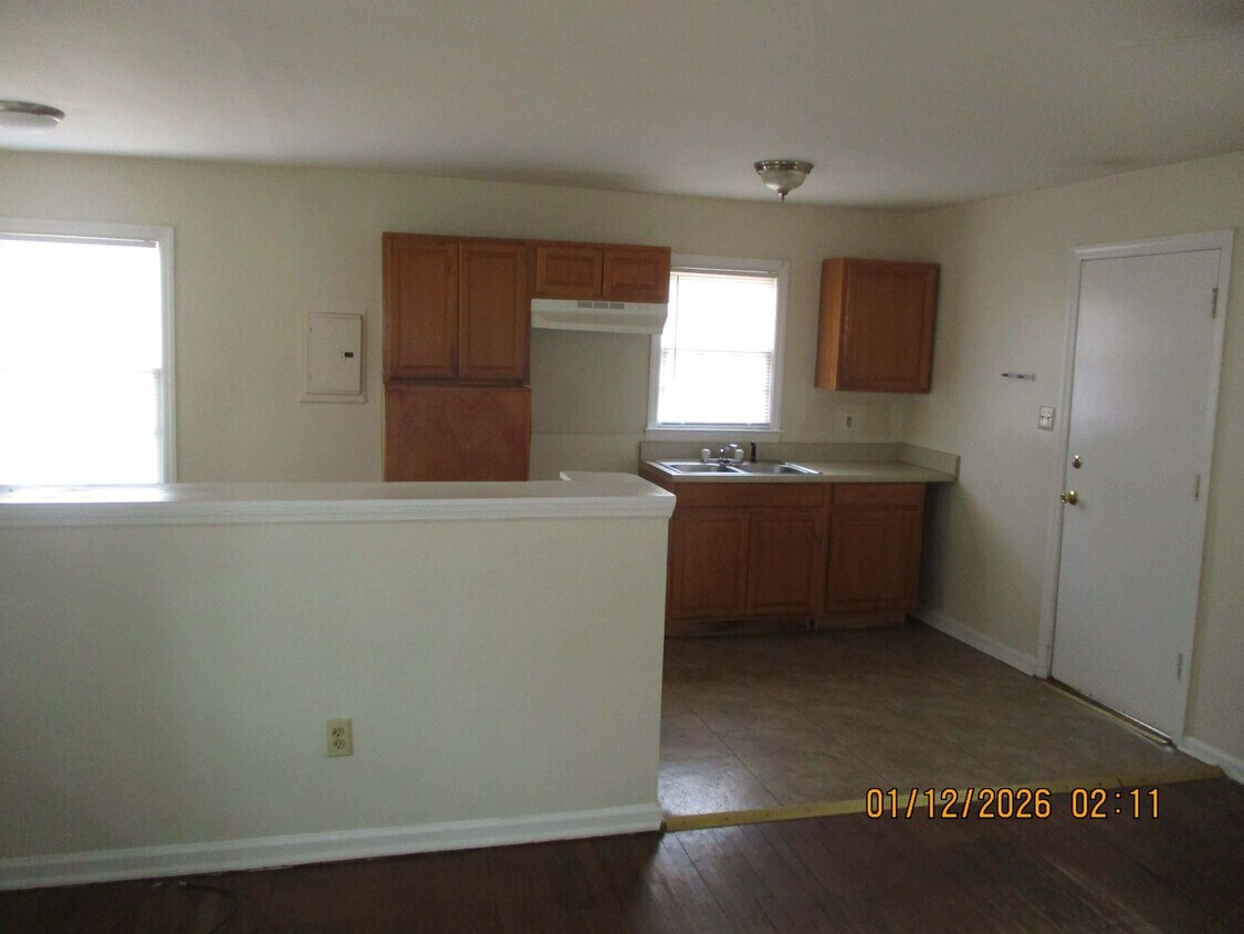 Building Photo - Third, 1214 E