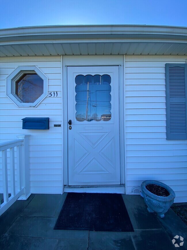 Apartments For Rent in Elwood NY with Hardwood Floors 7 Rentals