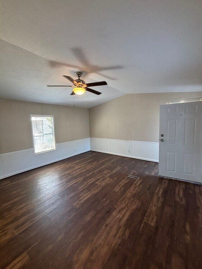 Foto del edificio - Triangle Mobile Home Park