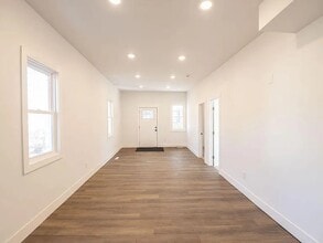 Building Photo - 2102 Morton Ave