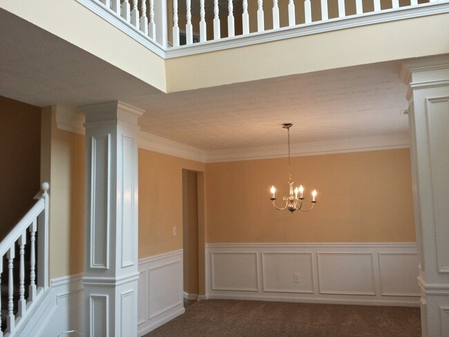 Building Photo - Impressive 4 bedroom and 3 bath home!