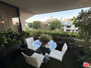 Building Photo - 2415 Century Hill