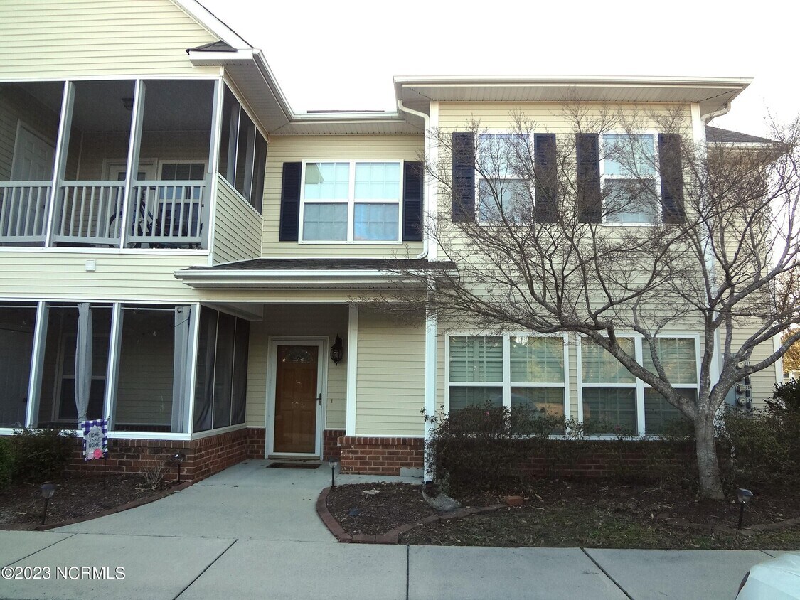 1946 Tara Ct Unit 104, Greenville, NC 27858 Condo for Rent in Greenville, NC