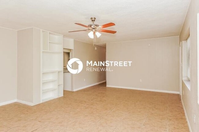 Building Photo - 3 Bedroom Pet-Friendly Home in TITUSVILLE, FL with Main Street Renewal