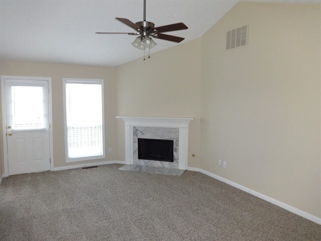 Foto del edificio - 5859 Sycamore Ridge Drive
