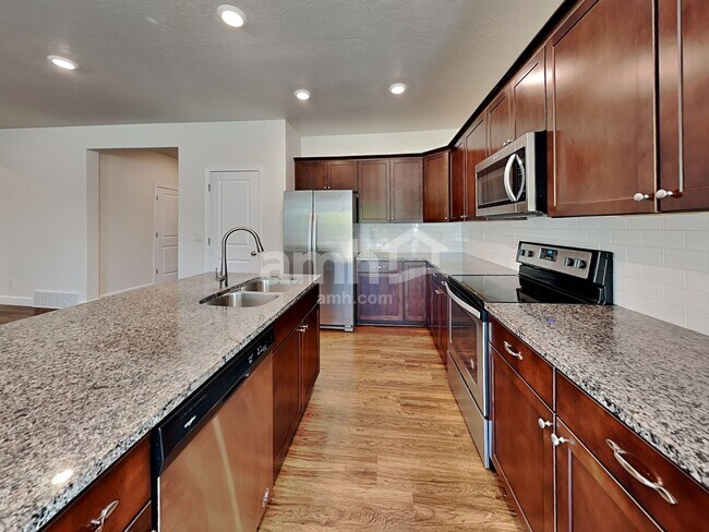 Foto del edificio - 2997 E S Village Dr