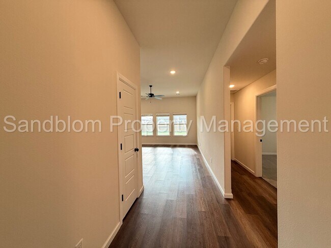 Foto del edificio - For Lease | East Tulsa - BA Schools | $194...