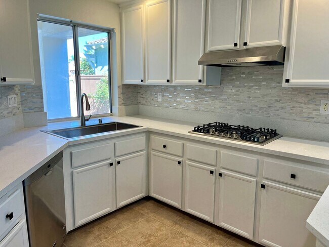 Building Photo - 4 Bedroom 3 Bath  Rancho Del Rey -Chula Vista