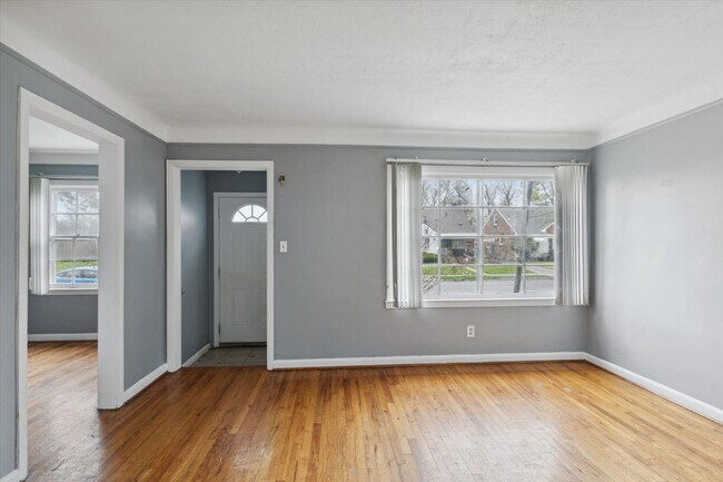 Foto del edificio - SECTION 8 ONLY! $1400 - 3 Bed 1.5 bath bun...
