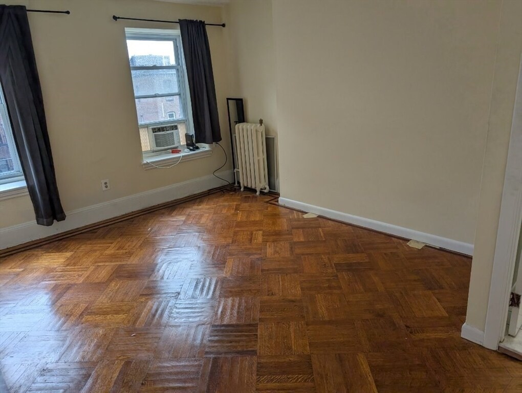 Foto principal - 239 W Newton St