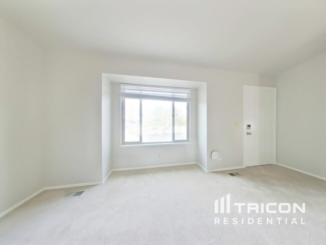 Building Photo - 3982 Contadora Ln