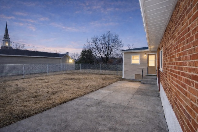 Photo - 1295 Chambers Rd House