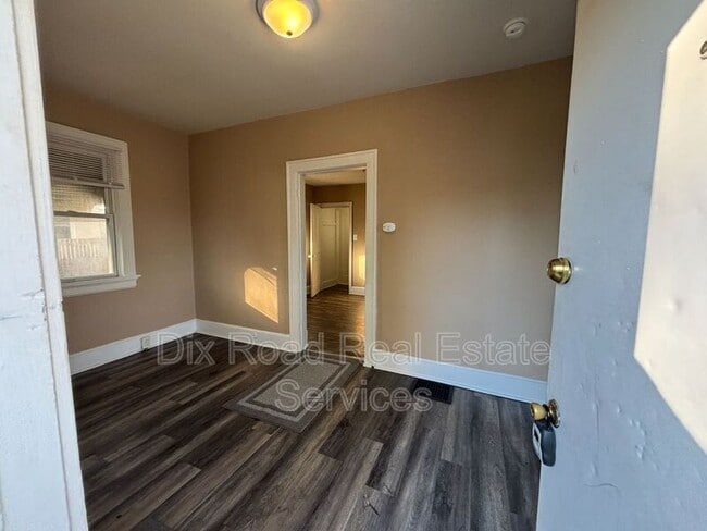 Building Photo - 1041 Fairview Ave